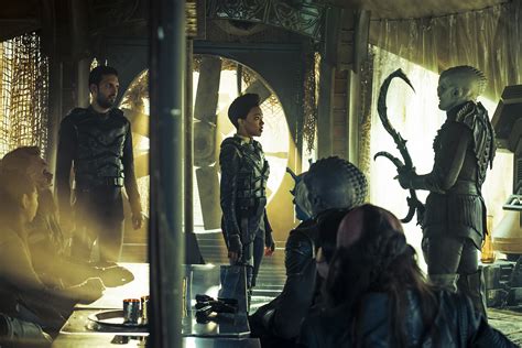 how star trek discovery designed the mirror universe and klingon world