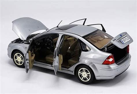 diecast ford focus model silver  scale vba