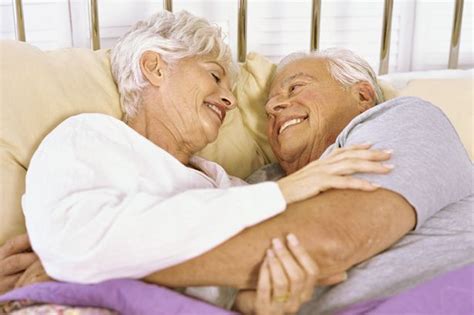 elderly couple show what true love means in one photo