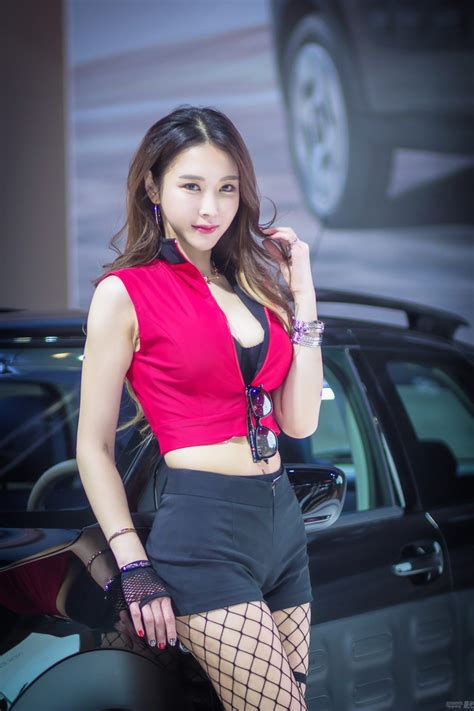 Korean Model Yu Ri An In Seoul Motor Show 2017 Page 8 Of 9 Asian