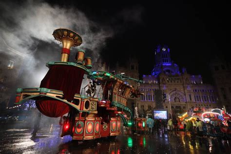 todas las cabalgatas de los reyes magos de madrid distrito  distrito