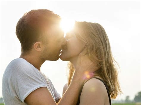 how to kiss kissing tips sex qanda love sex