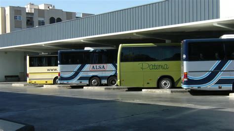 Detienen Al Conductor De Un Autobús Con 40 Pasajeros Por Sextuplicar La