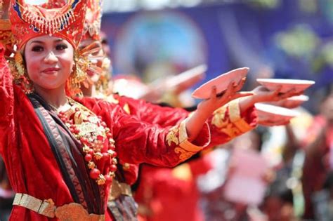 4 tarian tradisional populer khas indonesia merahputih
