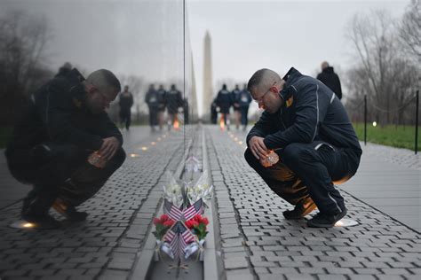 terminally ill army veteran  visit vietnam veterans memorial