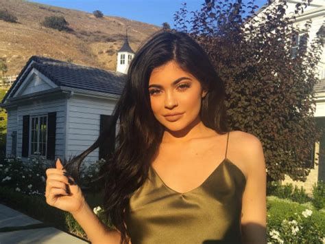 Kylie Jenner Now Has Red Hair And It Really Stands Out
