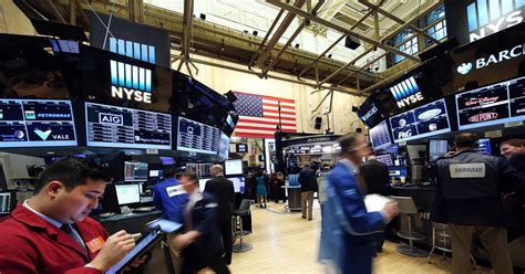 dow   mounting  biggest quarterly comeback