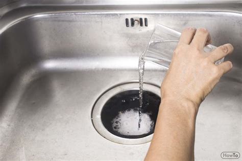 clean drains  baking soda  vinegar howto unclog drain