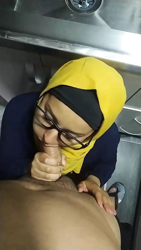 pakistani arab woman is spied on in the kitchen and ends up fucking her