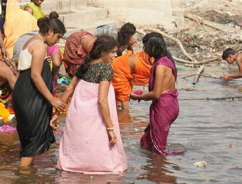 Naked Girls Bathing In Gangga River ~ W3n
