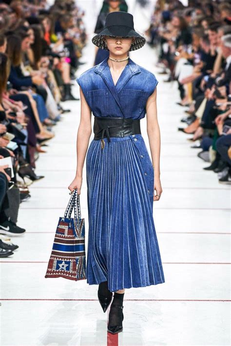 trend report pleats mood sewciety fashion mode fashion  denim fashion runway fashion