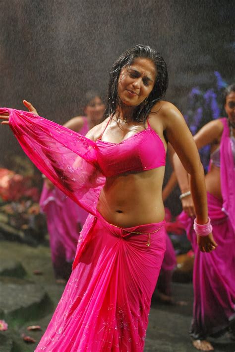 anushka shetty hot navel in saree 3 plumeria movies