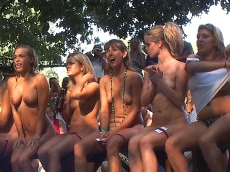 amateur contest at nudes a poppin southbeachcoeds dot com