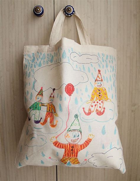 decorating  canvas bag  fabric markers