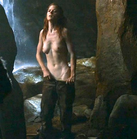 celebrity nude and famous hottie rose leslie topless boobs in game of thrones