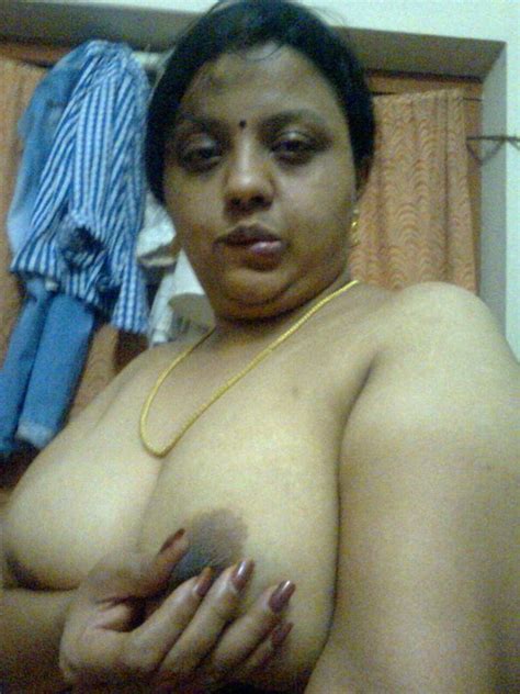 Indian Mom Showing Her Big Boobs And Hairy Pussy 15 Pics