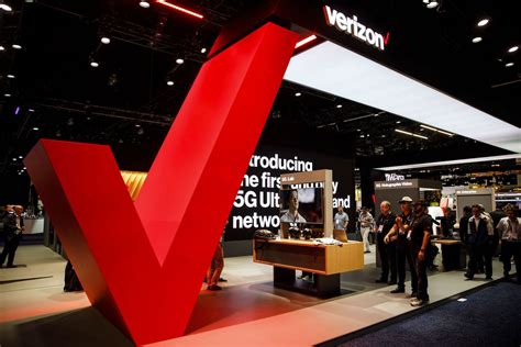 verizon   managers qualify  company buyout offer bloomberg