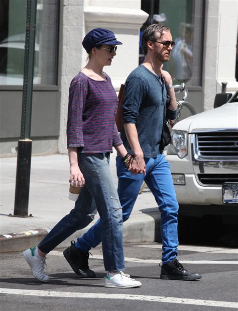 Anne Hathaway Out For Lunch In New York Hawtcelebs