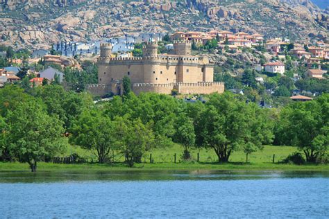 manzanares el real castle