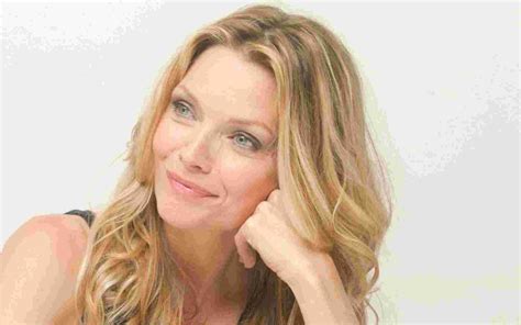 actresses hd wallpapers michelle pfeiffer hd wallpapers