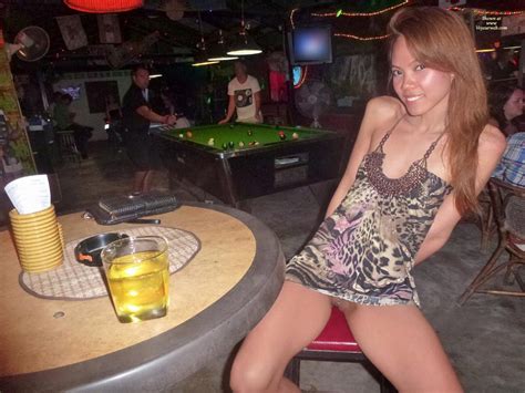 pantieless girl pu upskirts in samui restaurants may 2012 voyeur web