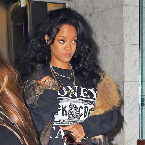 Breaking Rihanna Is Back On Instagram