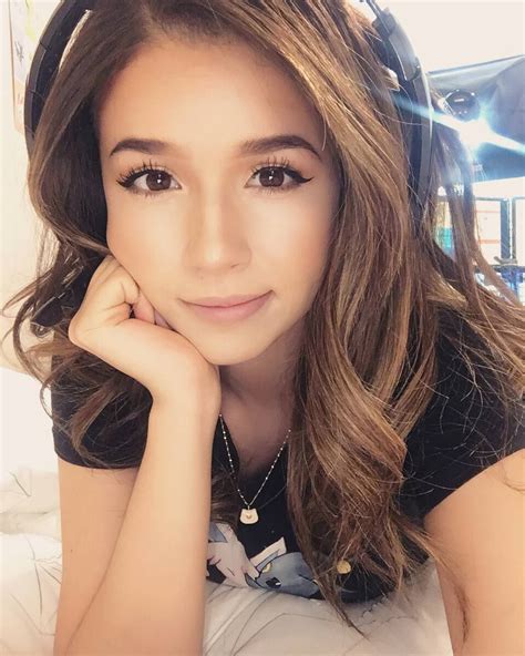 Imane Aka Pokimane Gorgeous Women Hot Youtubers Strong Women