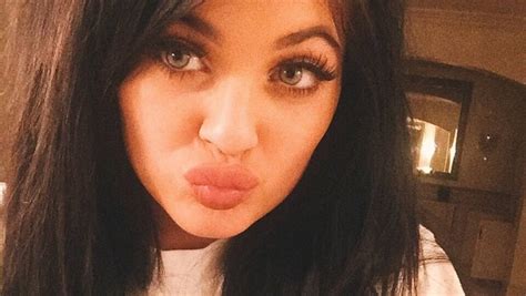 kylie jenner challenge has people suctioning their lips to increase