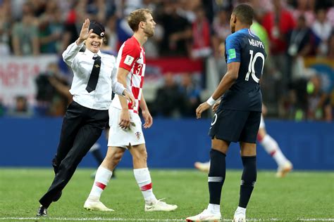 france vs croatia world cup final interrupted by 4 pitch invaders