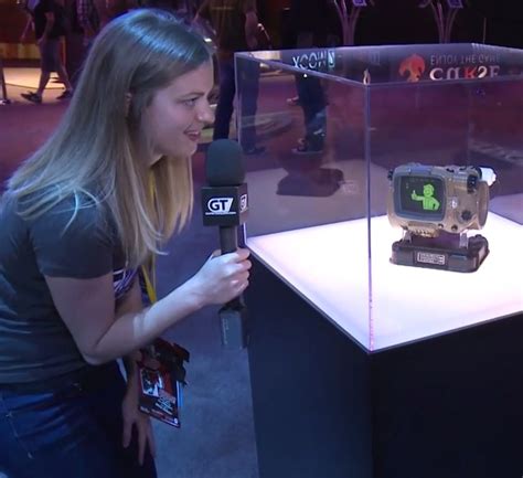 hot and really ugly elyse willems at e3 2015 hot geek ass