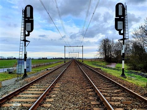 rail operators  ab ovo   achieve modal shift
