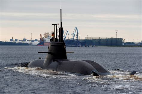 navy submarines  nuclear powered    change  national interest