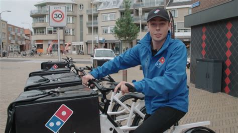 dominos pizza fiets ontploft wanneer bezorger zijn pizza wil afleveren internetgekkies