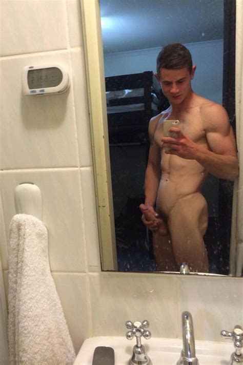 amateur male nude 160321 68 daily male nude