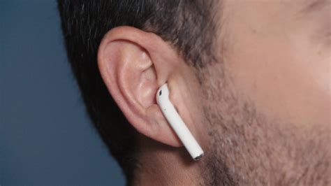 apple airpods review    stay   ears
