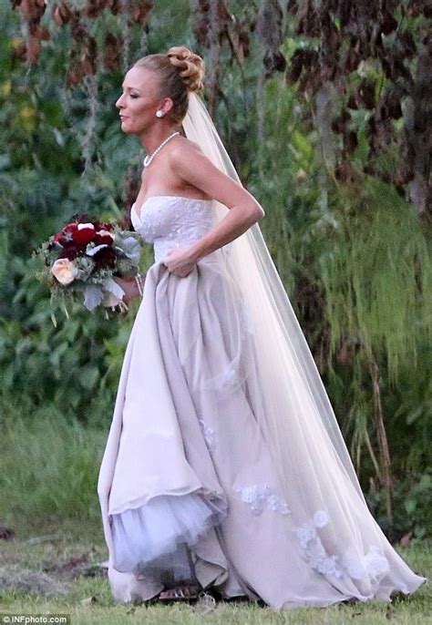 picture exclusive teen mom star maci bookout wears low cut gown and long veil as she weds