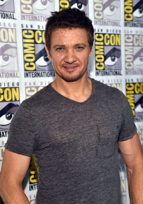 jeremy renner s wife sonni pacheco filed for divorce