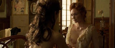Eleanor Tomlinson And Keira Knightley Lesbian Sex In Colette Scandal