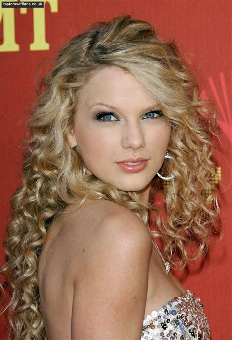 perfect curls taylor swift curls taylor swift hair curly hair styles