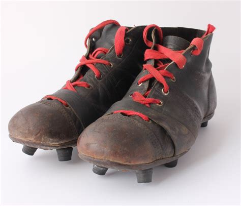 nailed studs leather football boots  soccer cleats