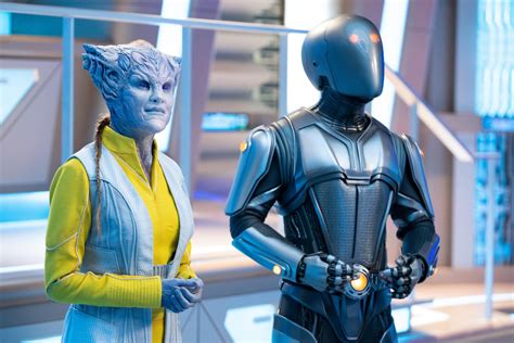 Review ‘the Orville Gets Emotional In “from Unknown Graves