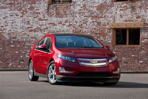 volts uk pricing announced press  jay leno show admiration gm volt chevy volt electric
