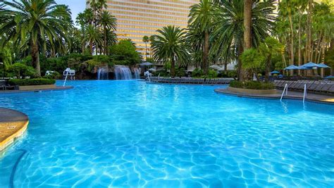Best Pools In Vegas For Adults