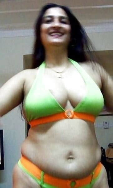 Indian Mature Aunty Sexy Boobs Naked Figure Looking Hot