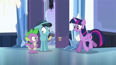 Image Twilight Trots Up To Spike And Thorax S6e16 Png