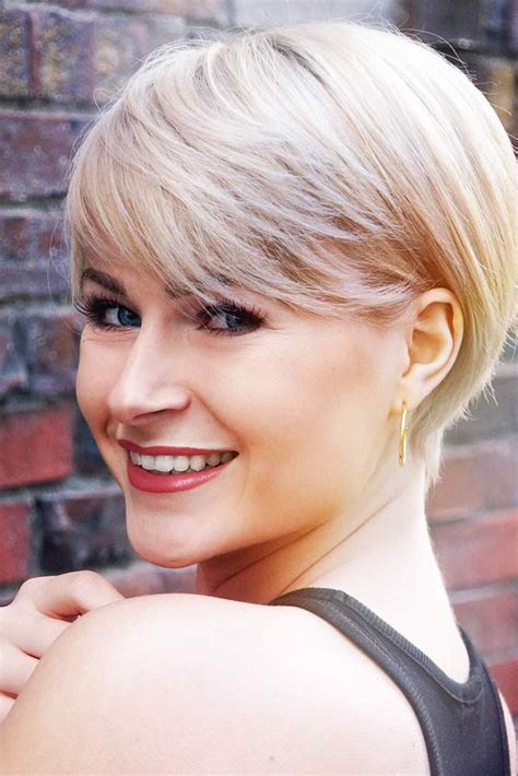 57 Blonde Short Hairstyles For Round Faces Short Hair With Bangs