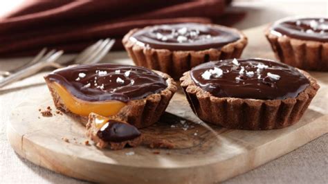 recipe delicious salted chocolate caramel tarts her ie
