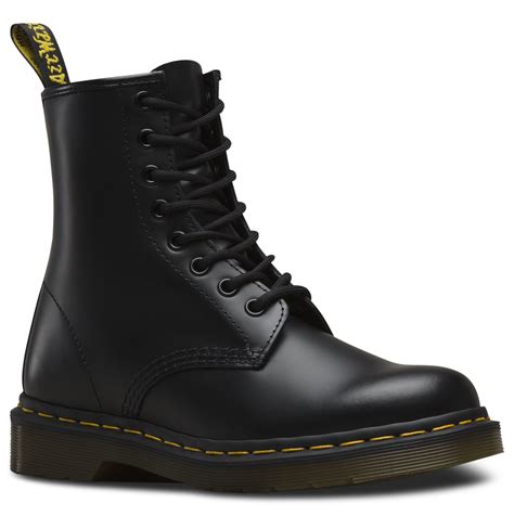 smooth leather lace  boots  black dr martens smooth leather boots leather lace
