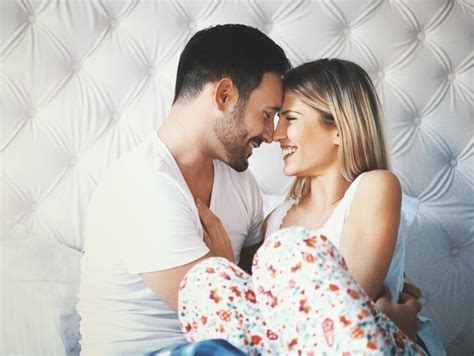 7 manfaat ciuman bibir untuk suami istri bukan sekadar untuk seks
