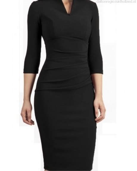 zwarte jurk zakelijk mode en stijl